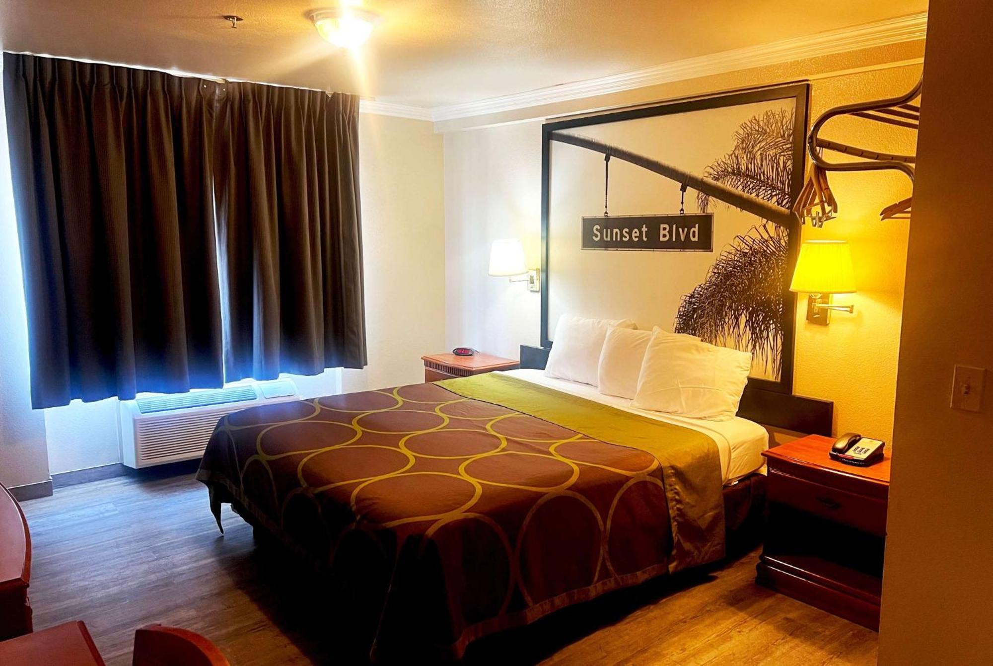 Super 8 By Wyndham Hollywood/La Area, Los Angeles